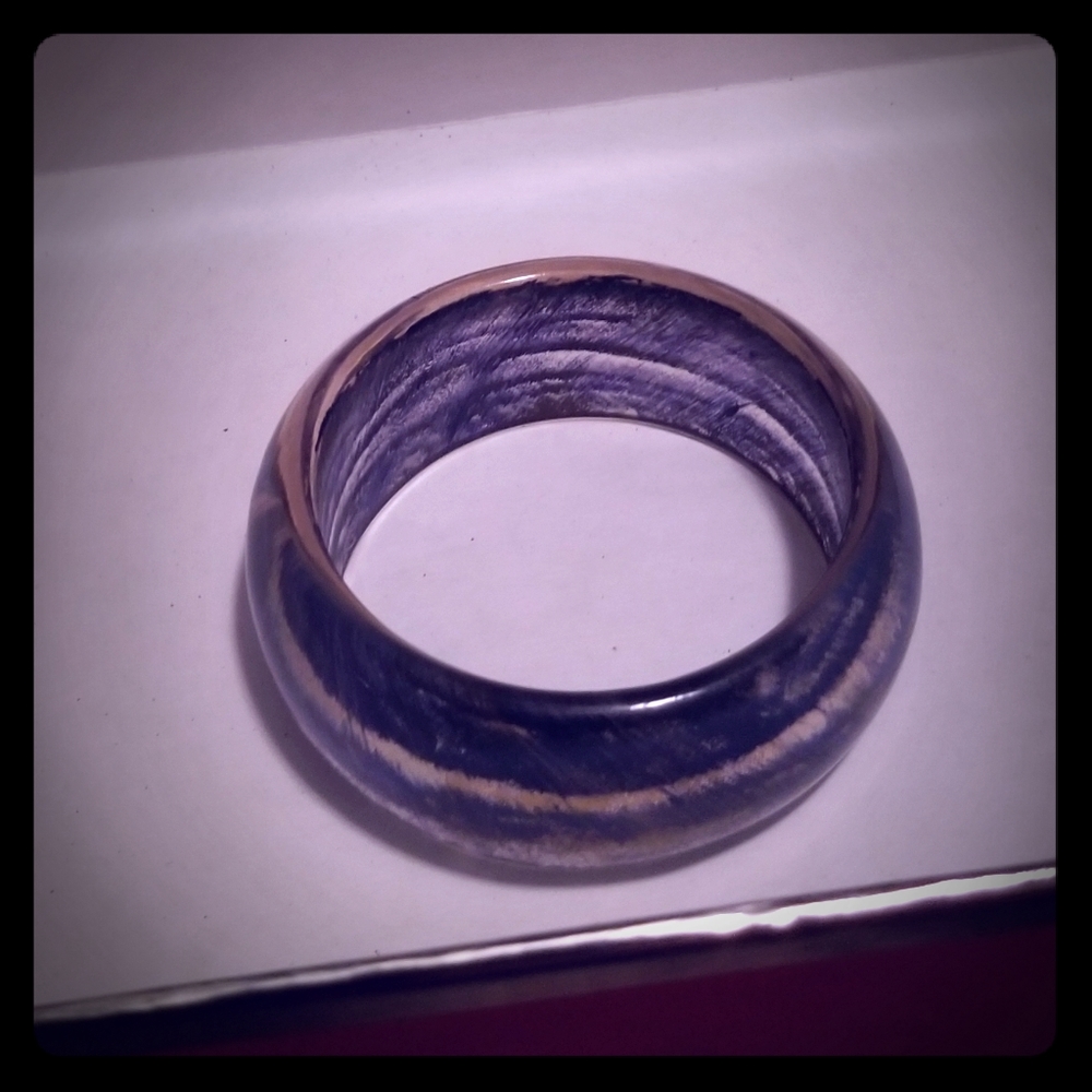 Blue abstract designed bangle